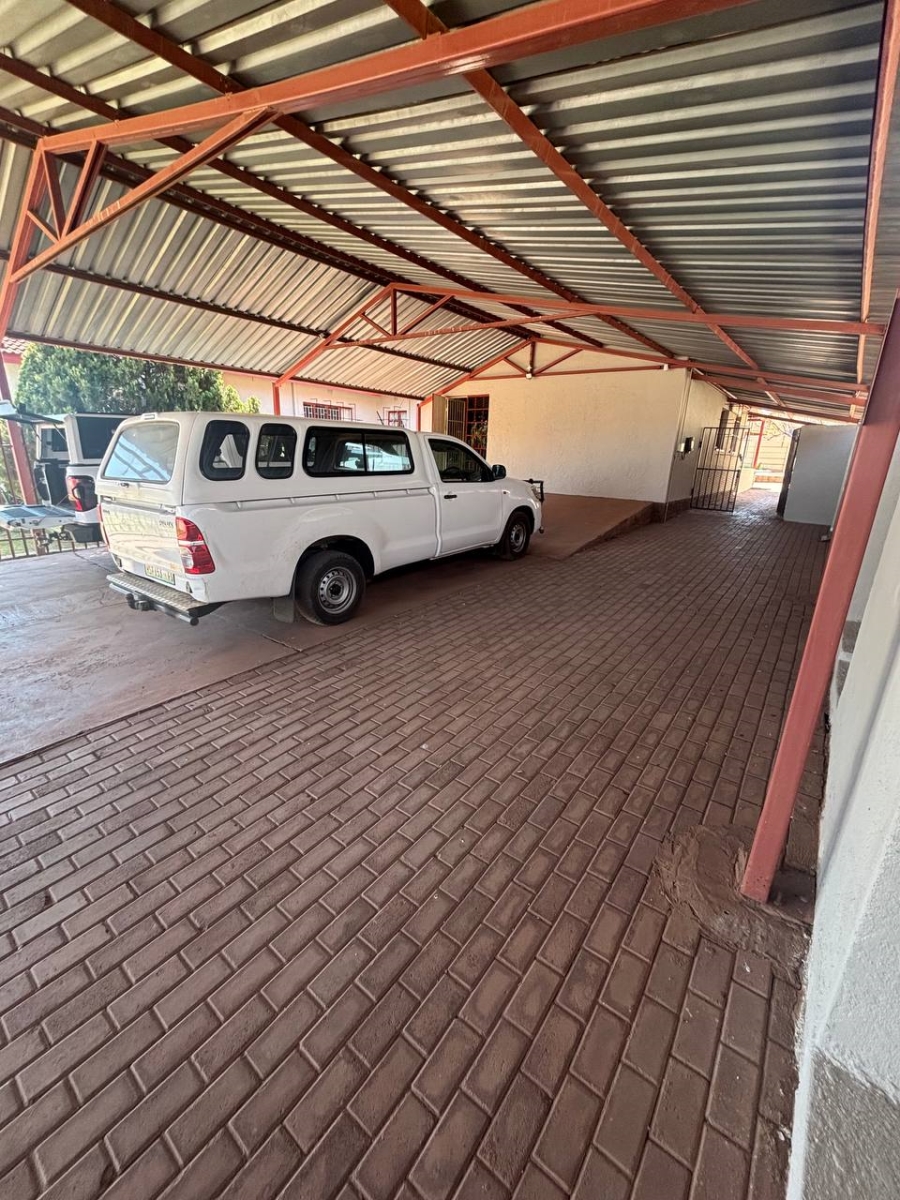 4 Bedroom Property for Sale in Postmasburg Northern Cape